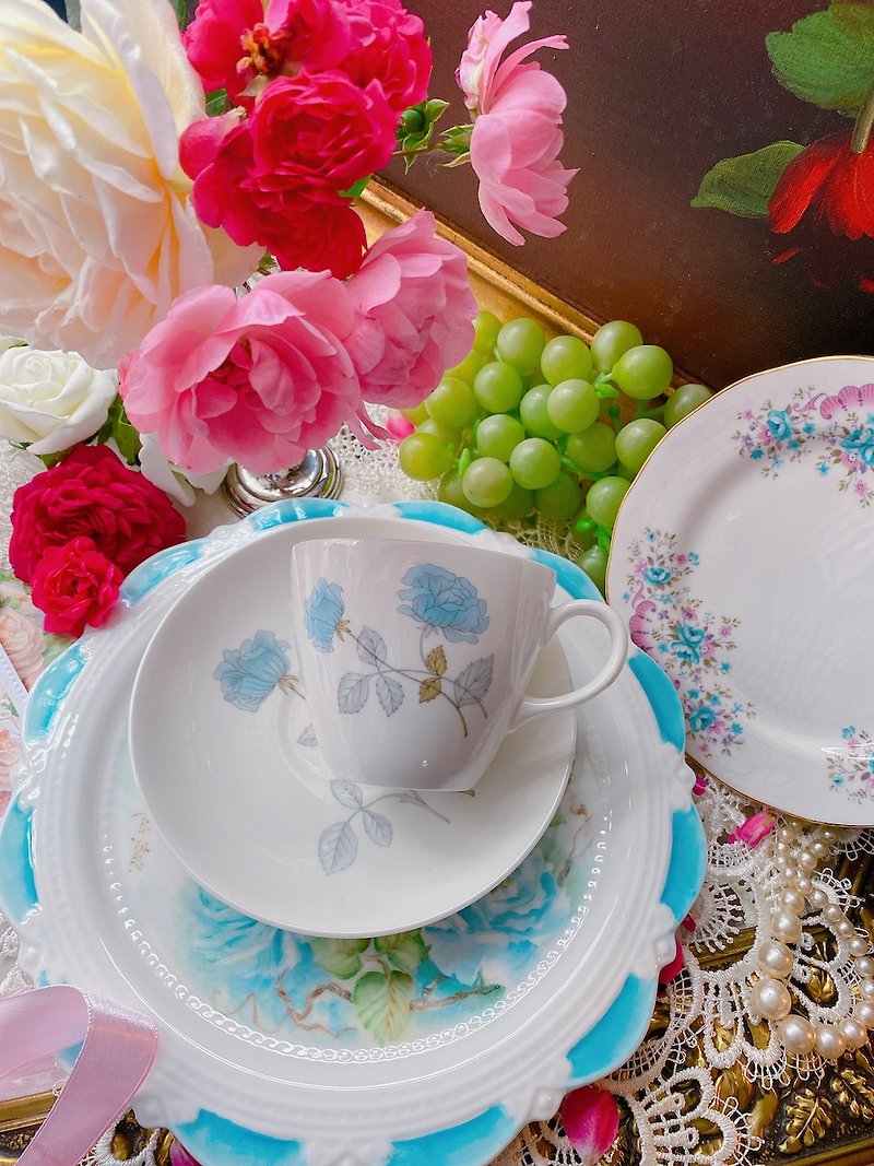 英國骨瓷皇家御用Wedgwood Ice Rose冰玫瑰花茶杯 兩件組 - 茶壺/茶杯/茶具 - 瓷 藍色
