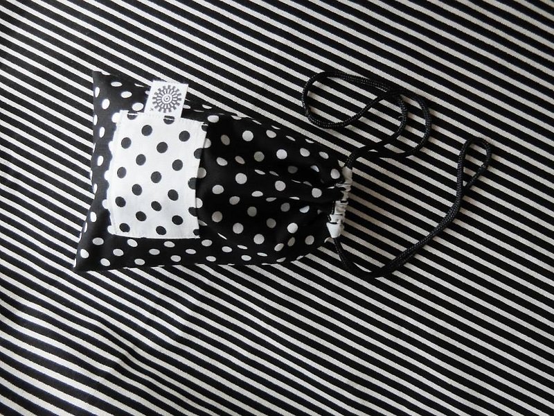 Little carry pouch black / white - Toiletry Bags & Pouches - Other Materials White