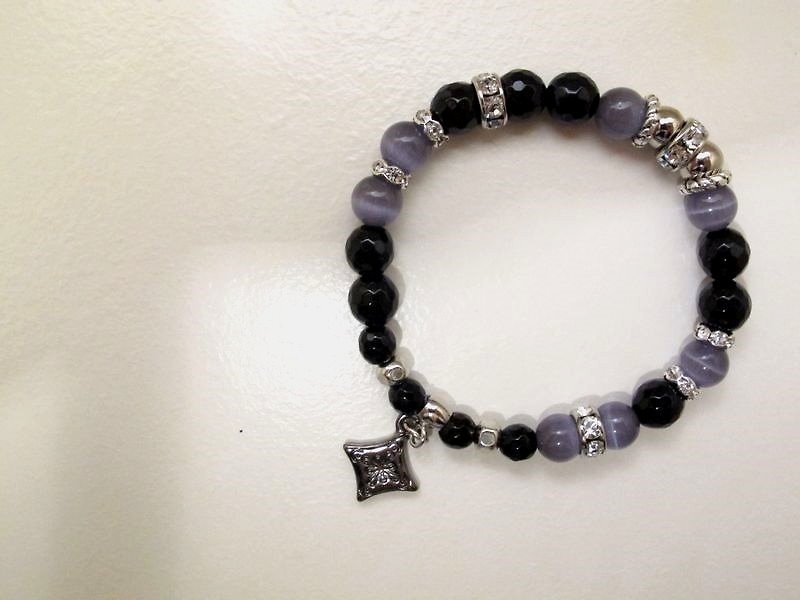America's bubbling cat's eye ore bracelet - Bracelets - Gemstone Blue