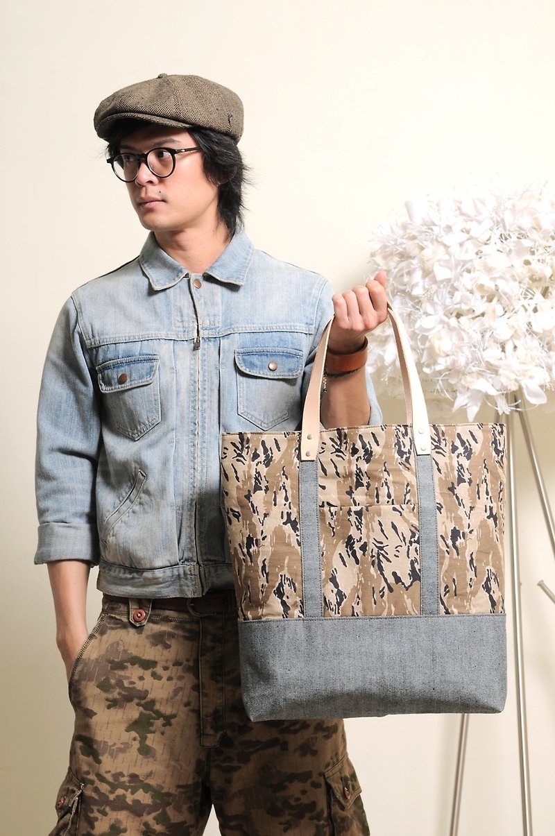 SURVIVOR-Hand made leather camouflage denim handbag/tote/laptop bag - กระเป๋าถือ - ผ้าฝ้าย/ผ้าลินิน สีนำ้ตาล