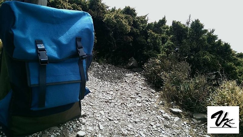 Handmade customized backpack - กระเป๋าเป้สะพายหลัง - วัสดุอื่นๆ สีน้ำเงิน