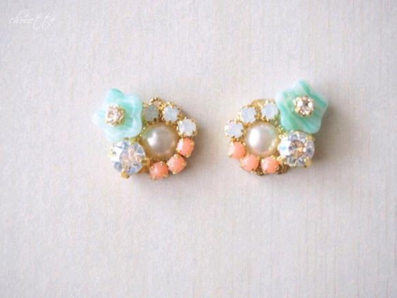 Flower Bijoux earrings / earrings (Green) - Earrings & Clip-ons - Other Metals 