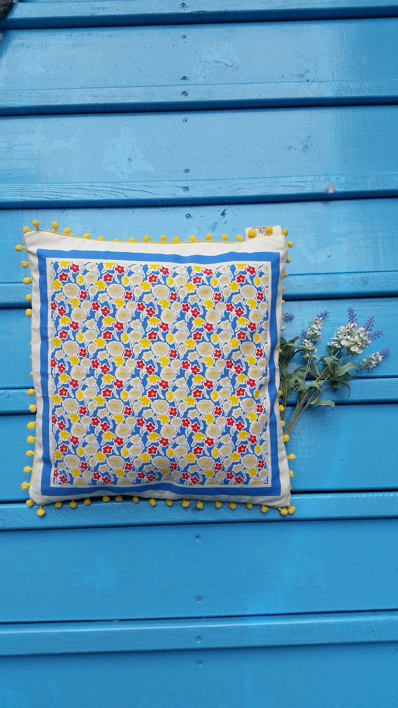 Nordic style light yellow fur ball, yellow and blue flower pattern pillow pillow cushion cushion pillowcase - หมอน - วัสดุอื่นๆ ขาว