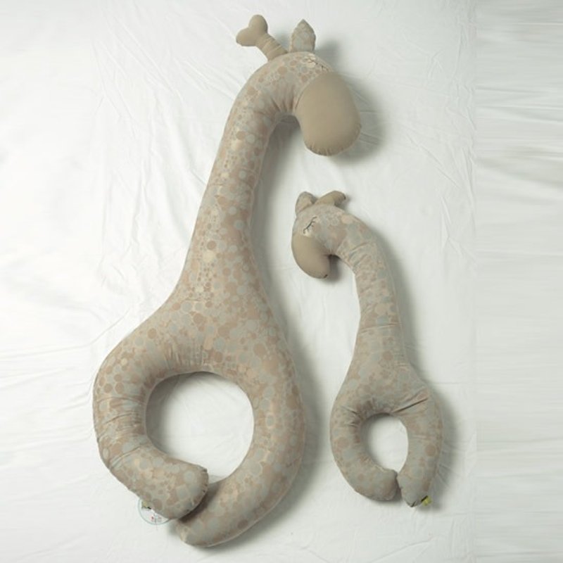 [KAKIBABY] patent natural persimmon dyeing - giant giraffe holding pillow (blue) 140x50cm - Pillows & Cushions - Plants & Flowers Gold