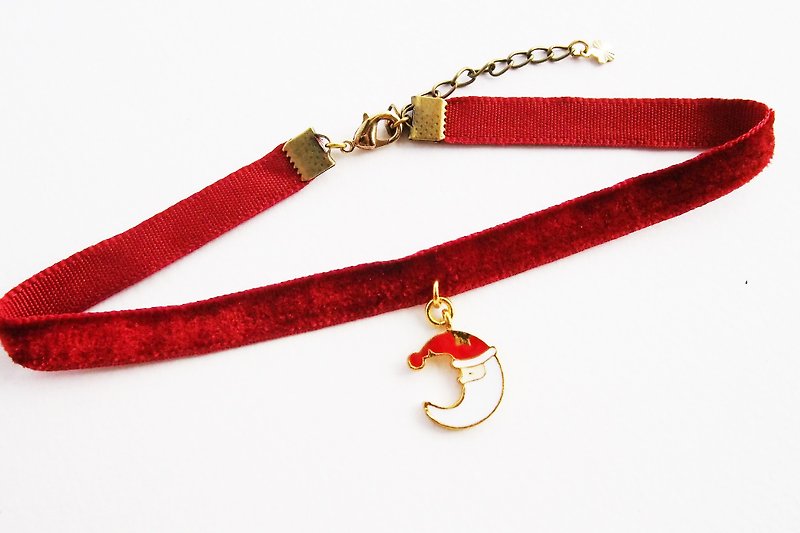 Red velvet choker/necklace with Santa moon charm - สร้อยคอ - วัสดุอื่นๆ สีแดง