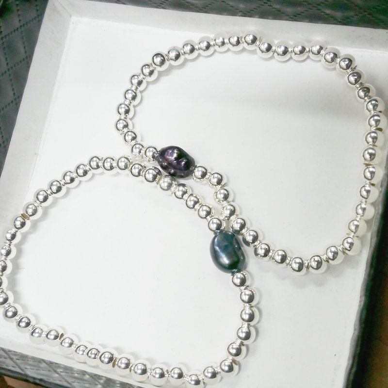 Sterling silver beads natural flat dark pearl bracelet - สร้อยข้อมือ - เครื่องเพชรพลอย สีดำ