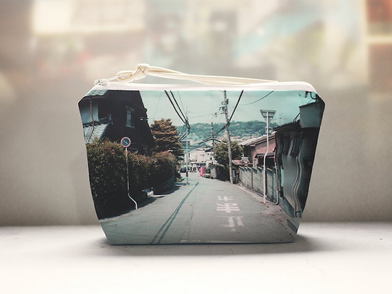 [Travel well] Dumpling-shaped cosmetic bag [Love with the ancient city] - กระเป๋าเครื่องสำอาง - ไฟเบอร์อื่นๆ สีน้ำเงิน