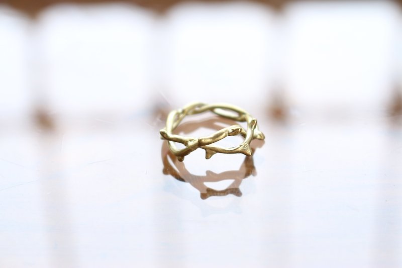 < ☞ HAND IN HAND ☜ > brass - crown of thorns Rings (0304) - General Rings - Other Metals Gold