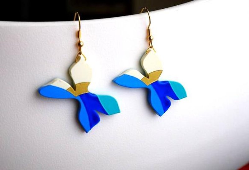 Flower Park neon blue × light blue earrings - Earrings & Clip-ons - Plastic Blue