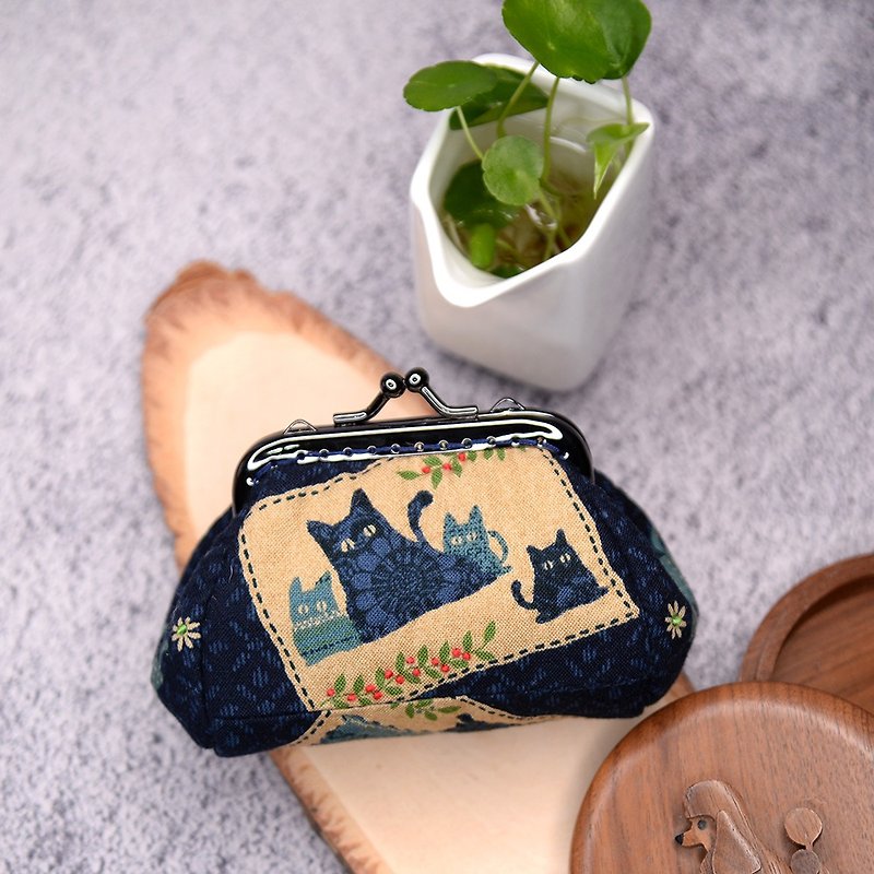 [Only one] The cat is here - Coin Purses - Other Materials Blue