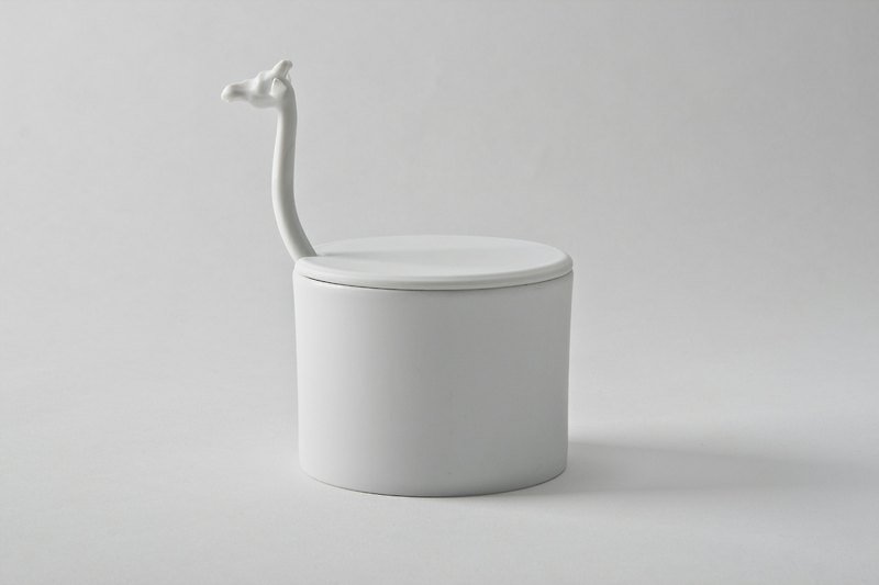 EZA white porcelain sugar bowl giraffe Giraffe Sugar Pot - Cookware - Other Materials White