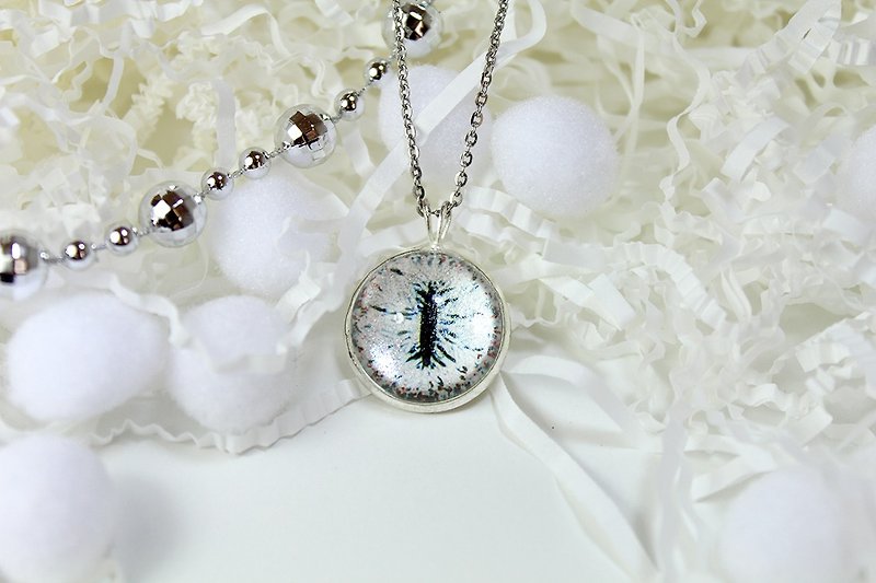 [Winter design models] snow cat 18mm silver money - Necklaces - Glass White