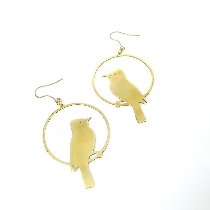 Bird in circle  earring in brass hand sawing - Earrings & Clip-ons - Other Metals 