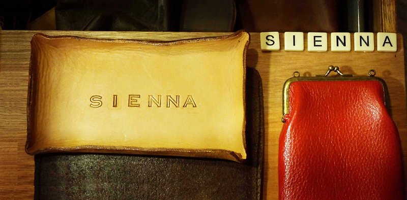 Sienna leather change tray. Stationery storage. Candy tray - กล่องเก็บของ - หนังแท้ สีนำ้ตาล