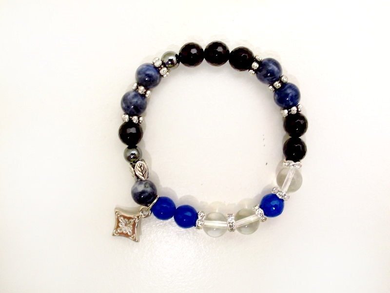 On Time Black Onyx/Cat's Eye Bracelet (Blue) - สร้อยข้อมือ - วัสดุอื่นๆ สีน้ำเงิน