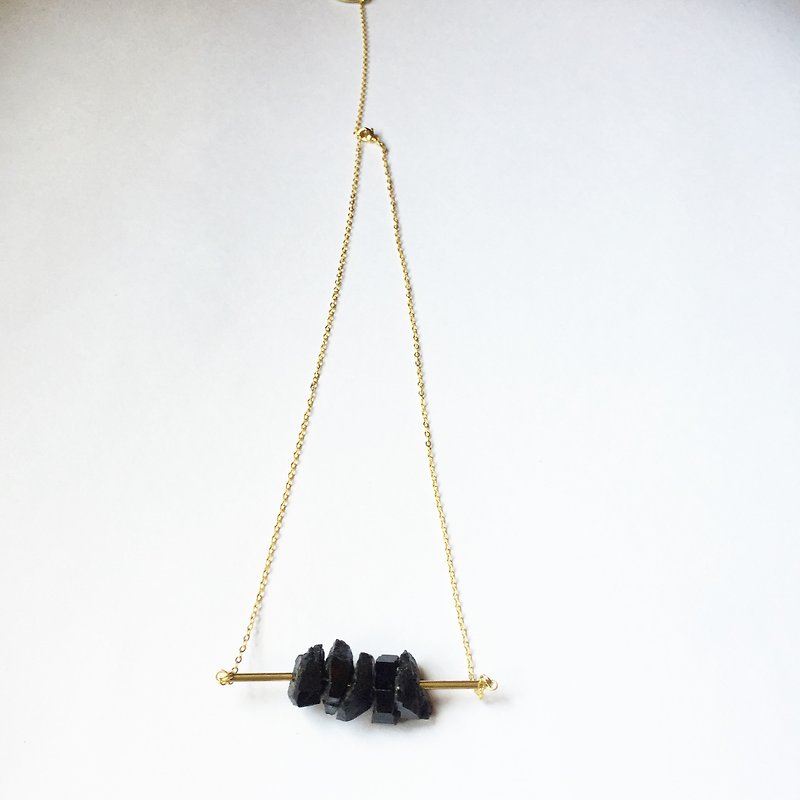 Cool Black Tourmaline Raw stone Necklace - สร้อยคอ - เครื่องเพชรพลอย สีดำ