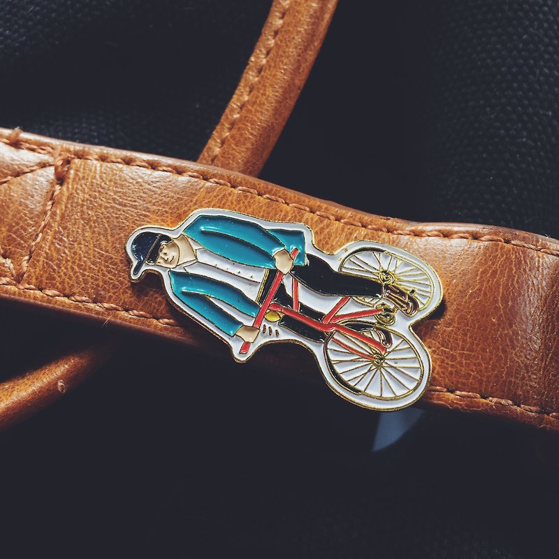 #04 The Cycling Friends Pin/Brooch - เข็มกลัด - โลหะ สีน้ำเงิน