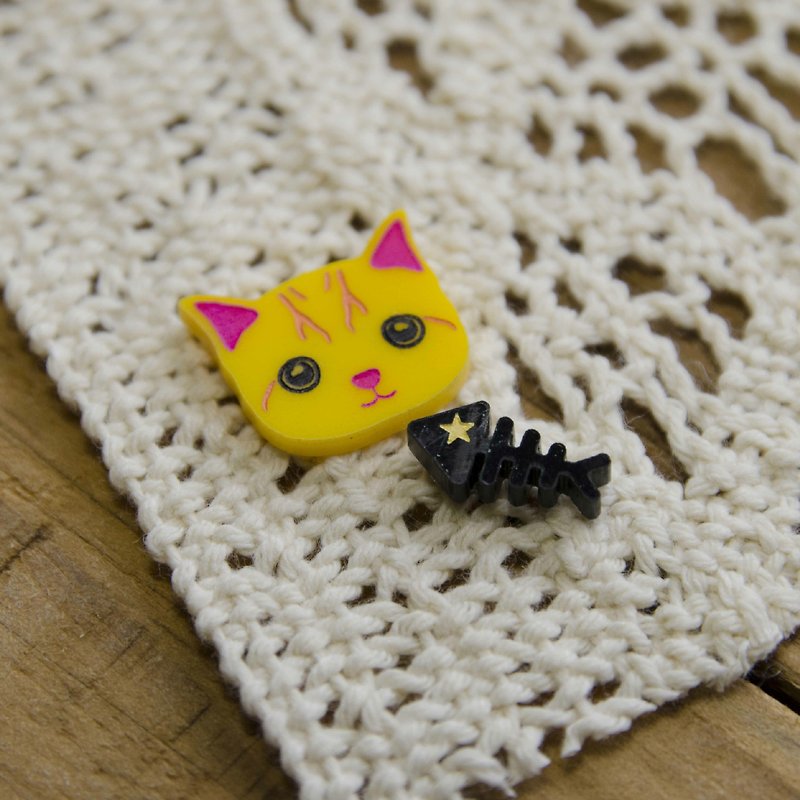 Yellow striped cat+fish bone/anti-allergic steel needle/changeable clip type/ Acrylic material - Earrings & Clip-ons - Acrylic Yellow