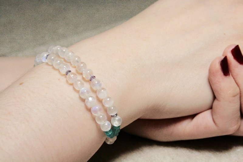 [Ofelia.] Natural Stone Series - Natural Apatite Moonstone x x cordierite silver bracelets [J26-Monalisa] - สร้อยข้อมือ - เครื่องเพชรพลอย ขาว