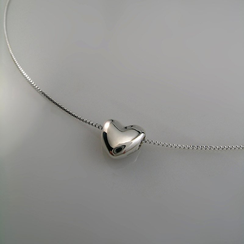 FUHSIYATUO small love heart sterling silver pendant - สร้อยคอ - โลหะ ขาว