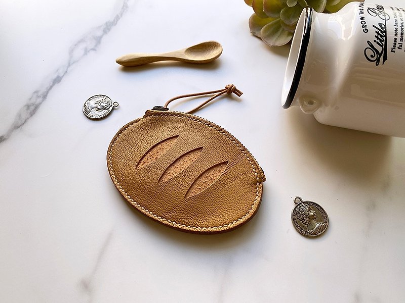 Hand-stitched rye bread leather coin purse - กระเป๋าใส่เหรียญ - หนังแท้ สีกากี