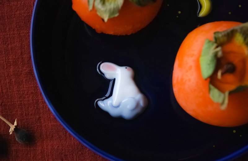 Three shallow Pottery original design rabbit with the moon (cloud rabbit) small plate and dessert dish creativity gift - จานเล็ก - เครื่องลายคราม 