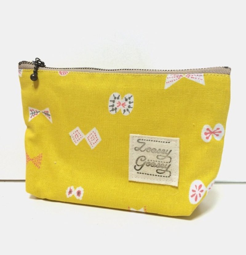 Butterfly ribbon pouch Cotton linen mustard yellow - Toiletry Bags & Pouches - Cotton & Hemp Yellow