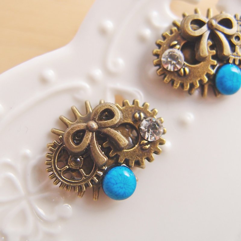 Steampunk. Gear Bow Blue Turquoise x On-Ear Earrings-Surprise at the end of the year - ต่างหู - โลหะ สีนำ้ตาล