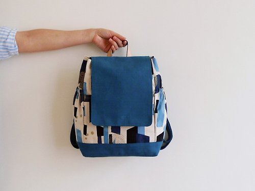 makotohon 手工車縫湛藍色X幾何藍色方塊圖樣綿布綴有牛皮後背包