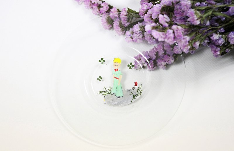 Hand-painted Little Prince X Pressed Flower Plate - จานเล็ก - แก้ว หลากหลายสี