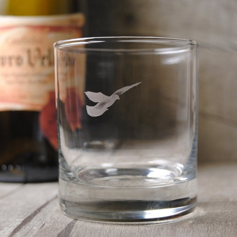 245cc [dance] with nature fly! Whisky Cup For dear dad Father's Day Customized - แก้วไวน์ - แก้ว สีนำ้ตาล