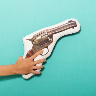 [Fun Print]  Retro Gun pillow
