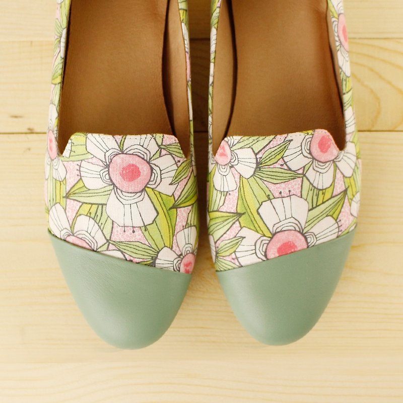 [27] Spot strawberry bubblegum oblique stitching Oubei La / handmade custom / Japan fabric - รองเท้าลำลองผู้หญิง - วัสดุอื่นๆ 