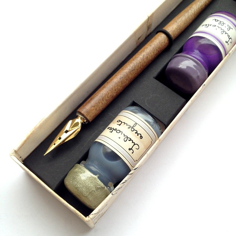 34pippo Classic Writing Set- Wooden Nibholder+ 3 Inks / Francesco Rubinato - ปากกาหมึกซึม - ไม้ สีนำ้ตาล