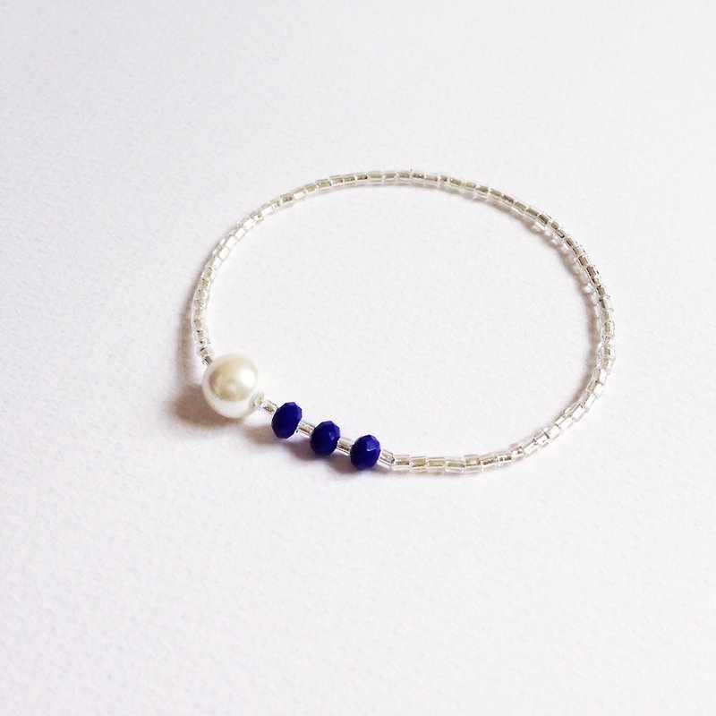 "KeepitPetite" imitation pearl beads · · Jie Keqie surface elastic Wristband Bracelet (Blue) - สร้อยข้อมือ - วัสดุอื่นๆ สีน้ำเงิน