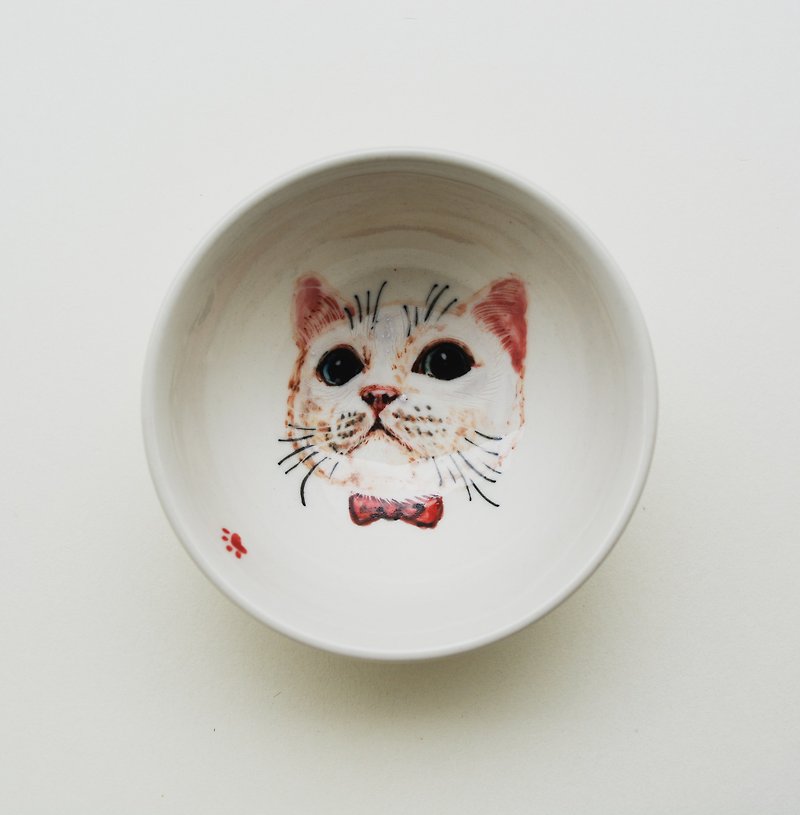 Hand-painted small tea cup-little white cat - ถ้วย - เครื่องลายคราม ขาว
