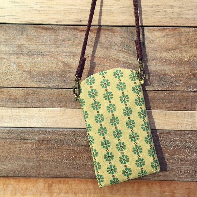[Birthday / Christmas gift / Mobile phone bag] small simple bag / oblique backpack Matcha Green - กระเป๋าเครื่องสำอาง - วัสดุอื่นๆ สีเขียว