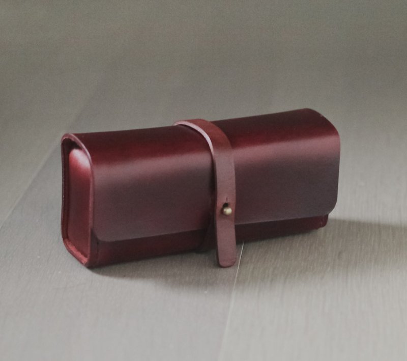 Burgundy color vegetable cow hide leather Pencil Case/Pen Pouch - กล่องดินสอ/ถุงดินสอ - หนังแท้ สีแดง