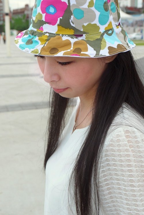Bucute travel light twin with hat - colorful world / Global Limited / Exclusive / handmade /