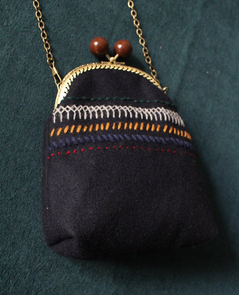 4.5 has combined folk wool minimalist shoulder bag mouth gold package - กระเป๋าแมสเซนเจอร์ - วัสดุอื่นๆ สีน้ำเงิน