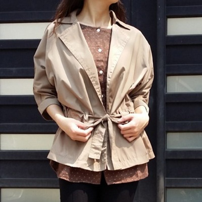 Maverick Village vintage retro five-quarter sleeve slim trench coat jacket strappy jacket - เสื้อสูท/เสื้อคลุมยาว - วัสดุกันนำ้ 
