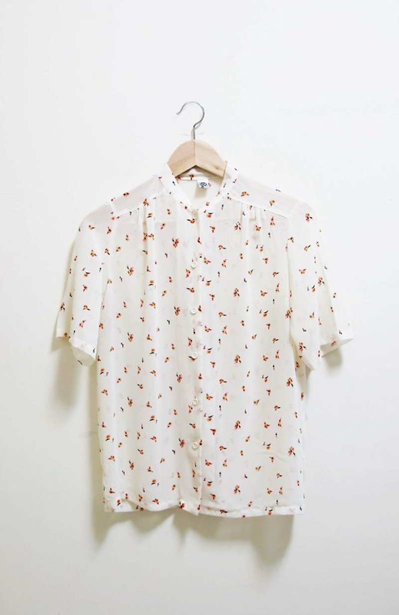 【Wahr】小碎花短袖襯衫 - Women's Shirts - Other Materials White