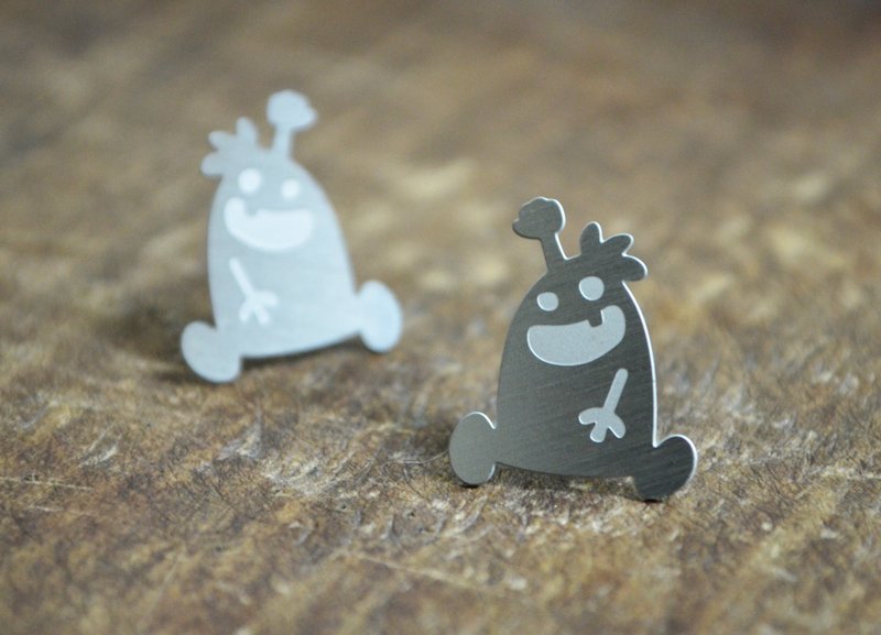 【Peej】‘Gimme Three’ Stainless Steel Earrings - ต่างหู - โลหะ สีเทา