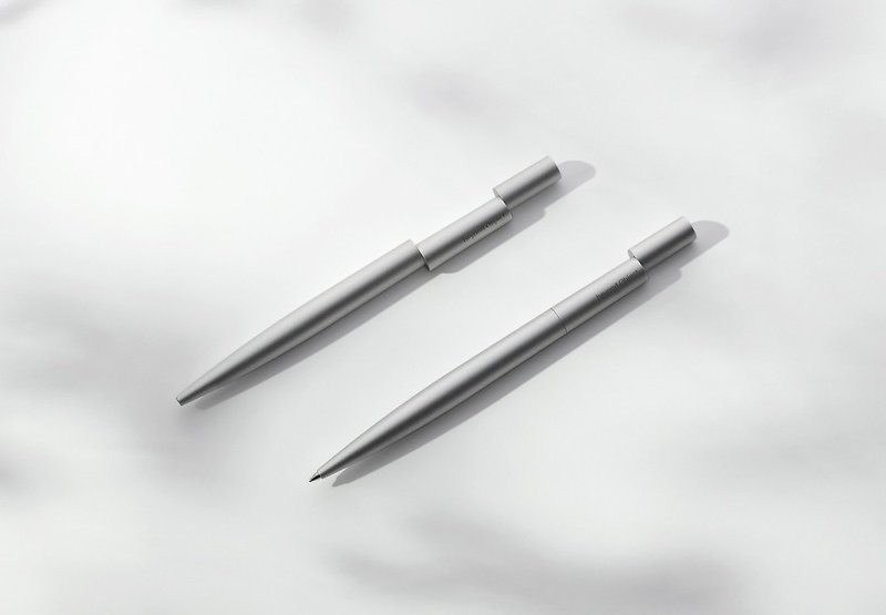 軸外ペン（シルバー）の位置合わせ - その他のペン - 金属 グレー