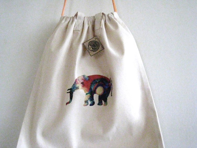 MaryWil小文青環保袋-束口肩背式迷幻大象 - 側背包/斜背包 - 其他材質 白色