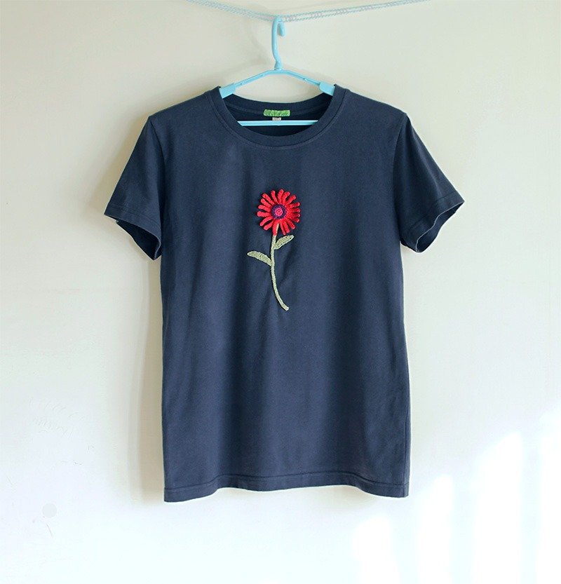 立體編織花朵女腰身TNo1(只有一件) - T 恤 - 棉．麻 藍色