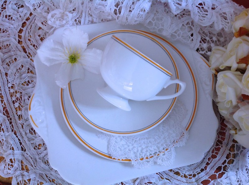 ♥ ♥ Annie mad England Antiquities system Shirley shelley antique bone china cup three groups - the standard room to open another store to a particular buyer subscript ~ Thank you ~ - Teapots & Teacups - Other Materials White