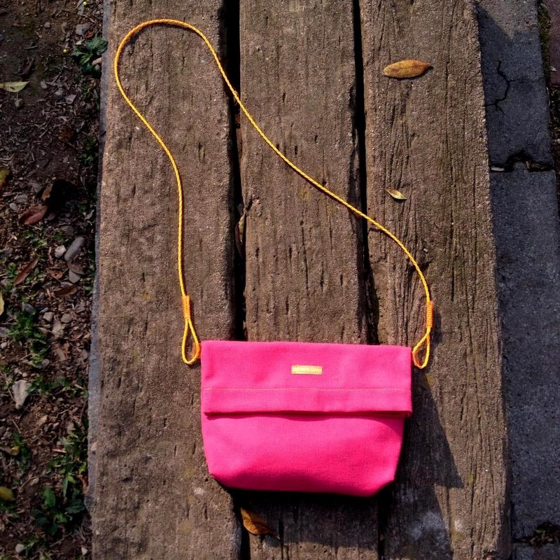 桃吱凹凹 - Messenger Bags & Sling Bags - Other Materials Red