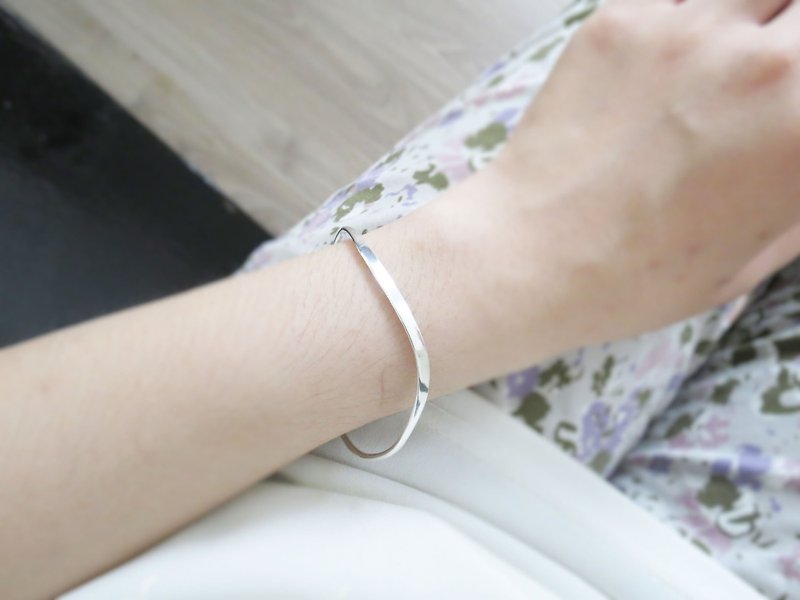 Happiness curve sterling silver bangle - Cpercent handmade jewelry - Bracelets - Sterling Silver Silver