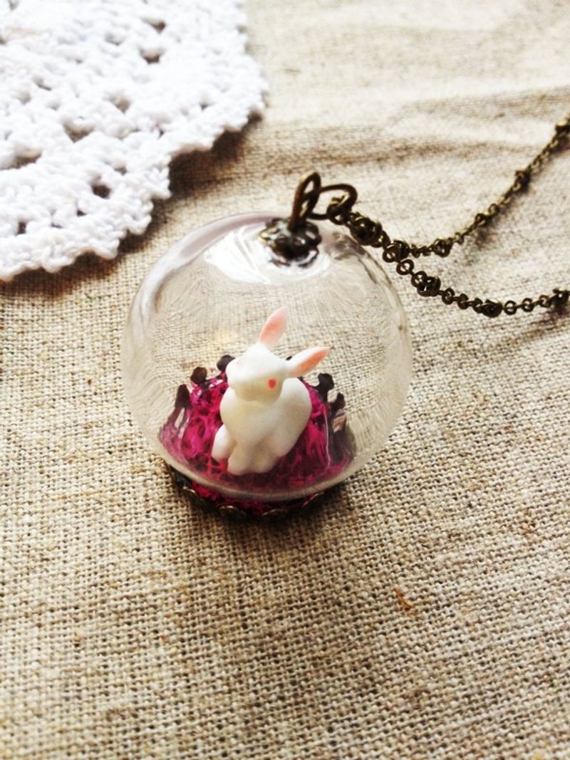 [Imykaka] ♥ crystal ball purple grass small rabbit necklace Valentine's Day gift - สร้อยคอ - แก้ว หลากหลายสี